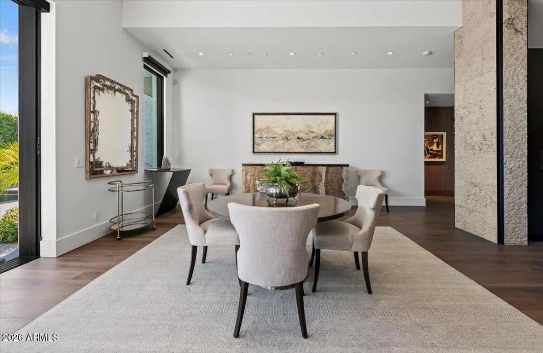 Real Estate Picture 11