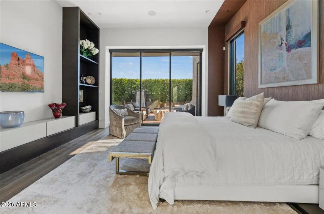 Real Estate Picture 14