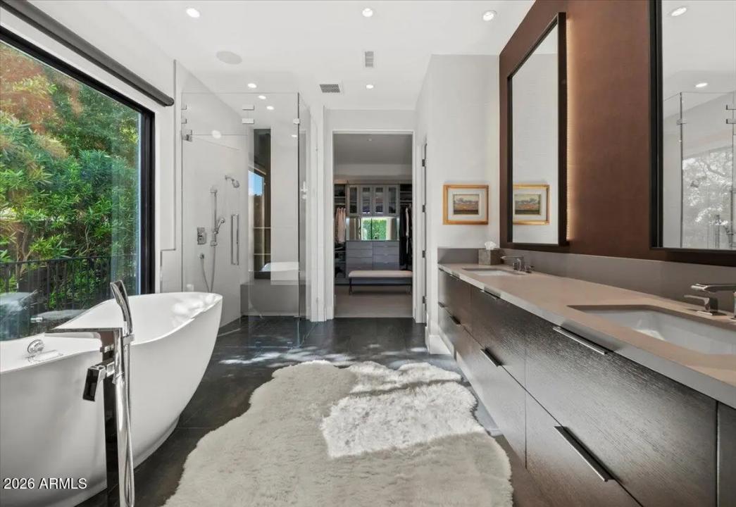 Real Estate Picture 16