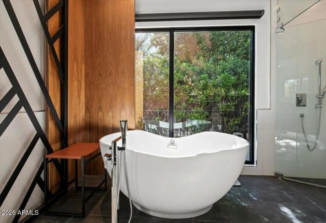 Real Estate Picture 17