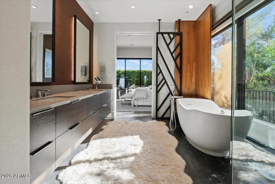 Real Estate Picture 18