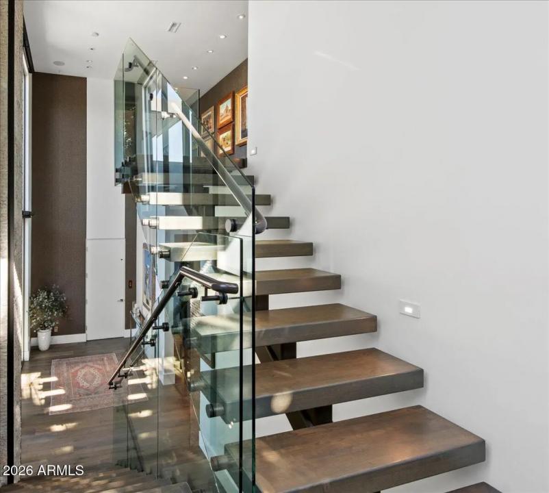 Real Estate Picture 19