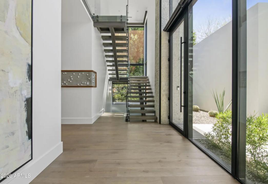 Real Estate Picture 15