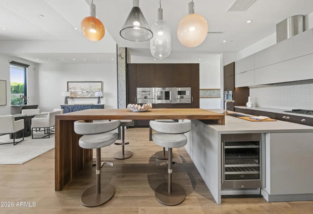 Real Estate Picture 17