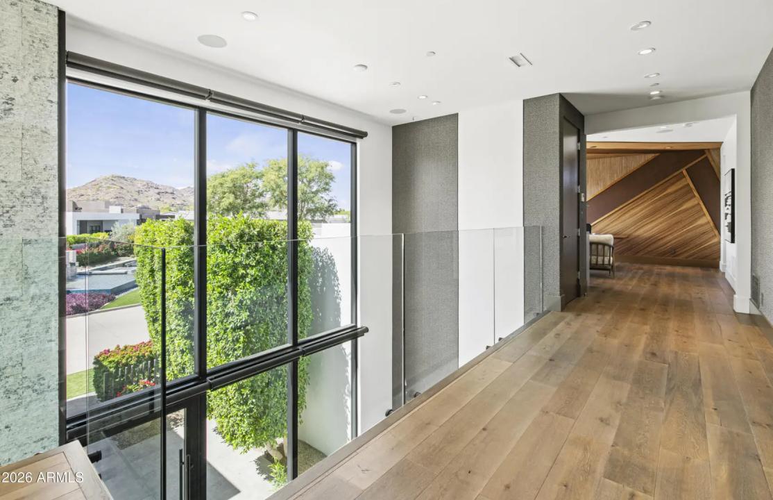 Real Estate Picture 13