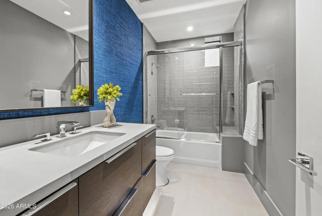 Real Estate Picture 30