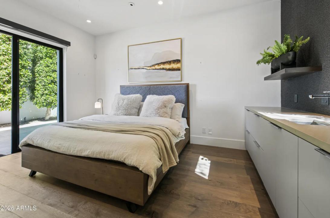 Real Estate Picture 36