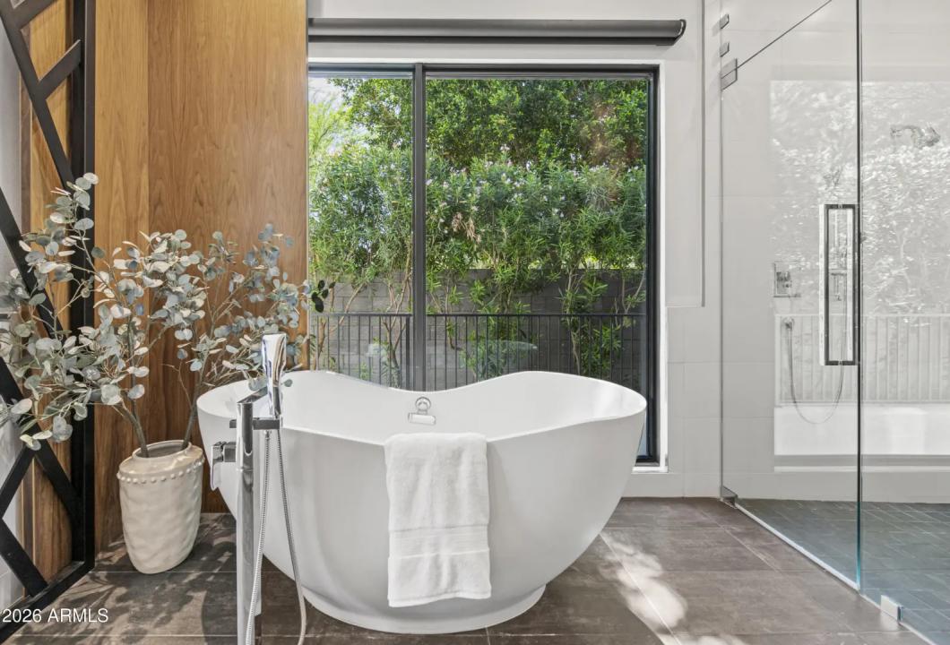 Real Estate Picture 25