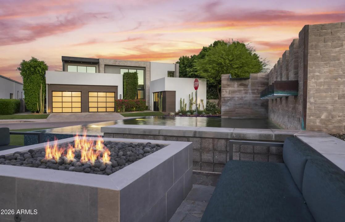 Real Estate Picture 4