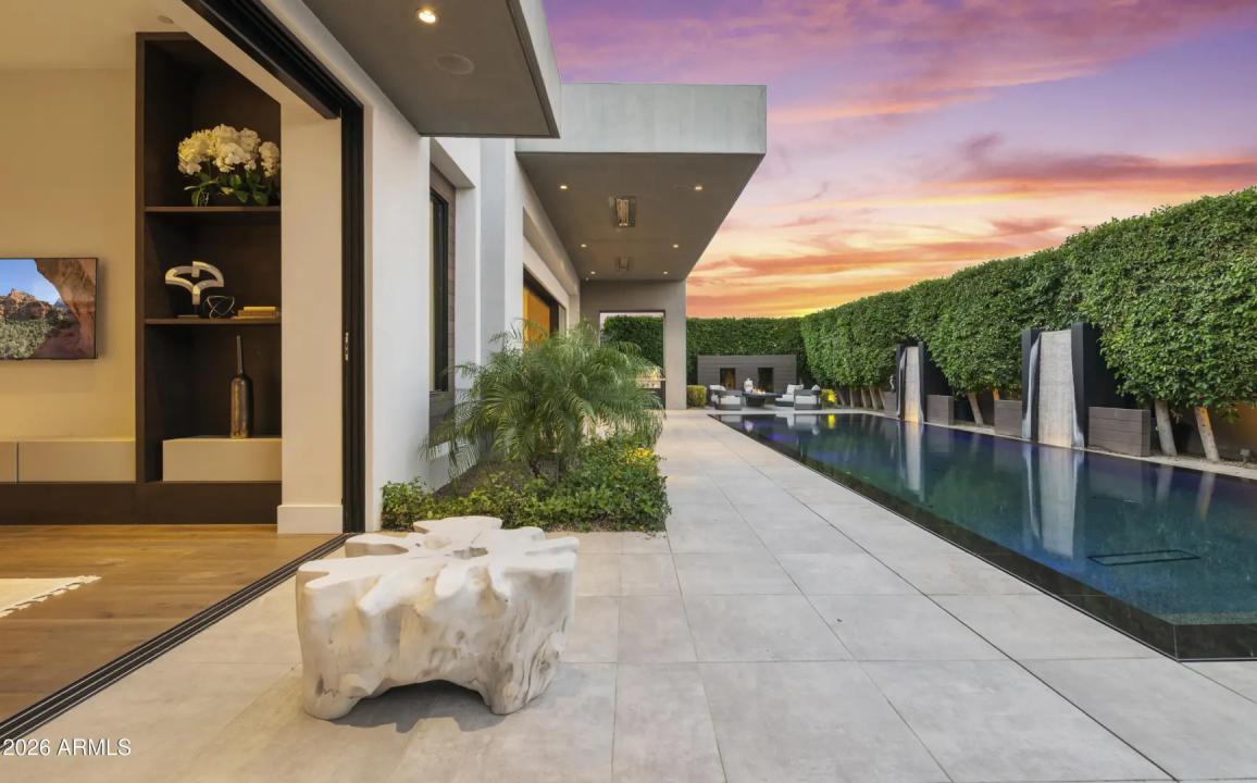 Real Estate Picture 8