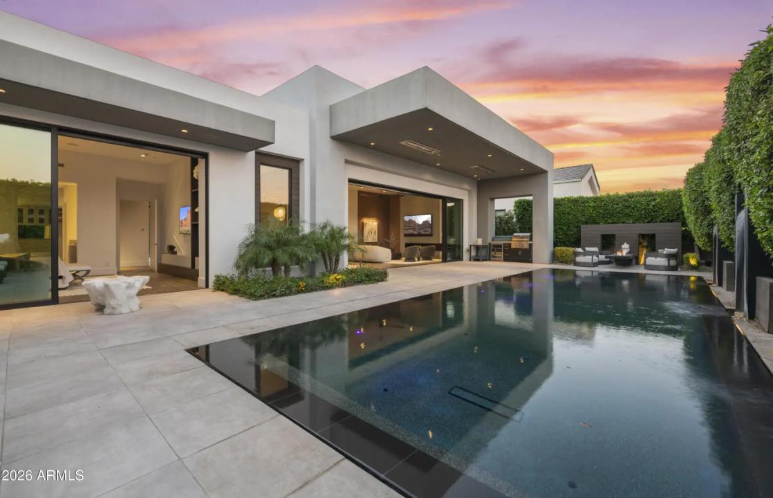 Real Estate Picture 7