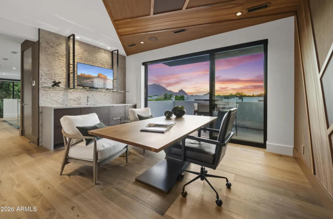 Real Estate Picture 10