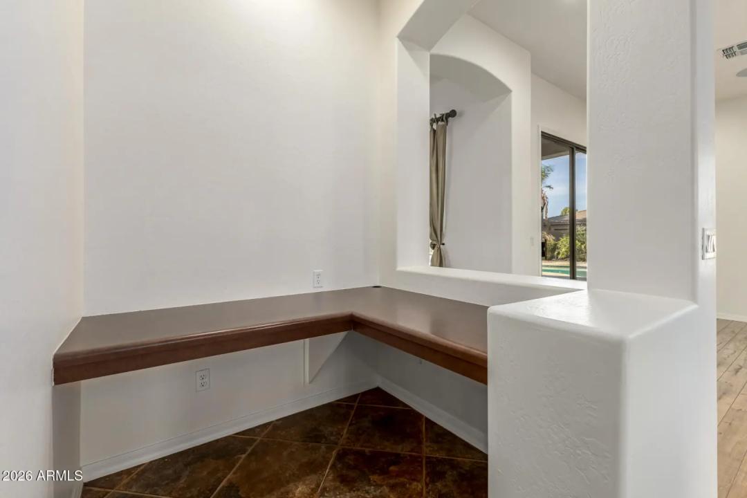 Real Estate Picture 17