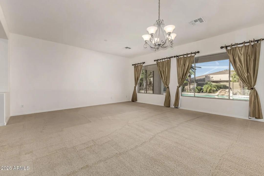 Real Estate Picture 8