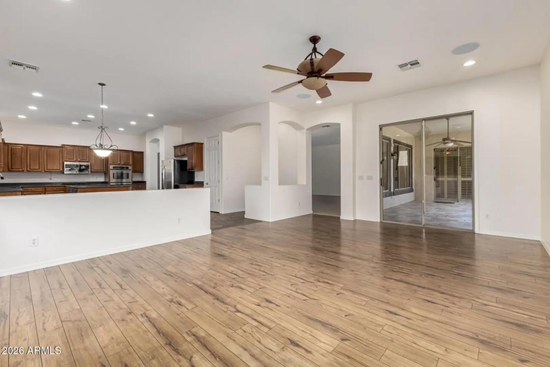 Real Estate Picture 19