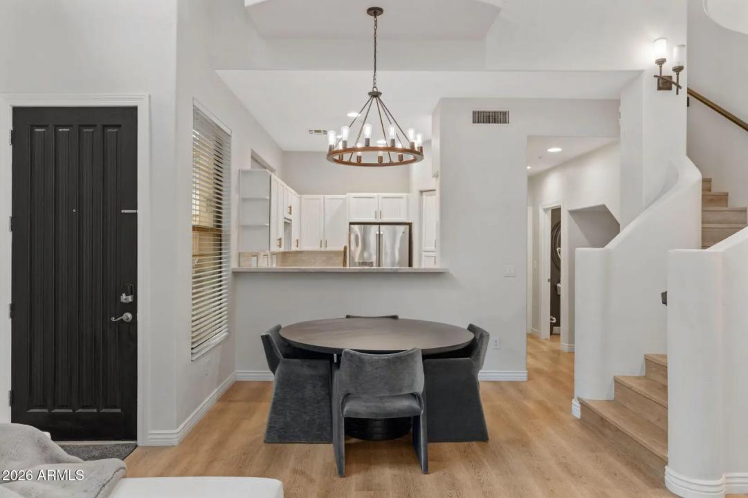 Real Estate Picture 9