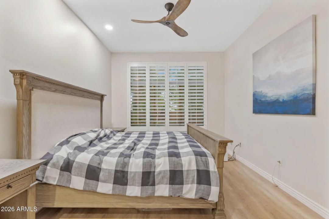 Real Estate Picture 14