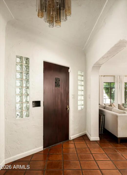 Real Estate Picture 4