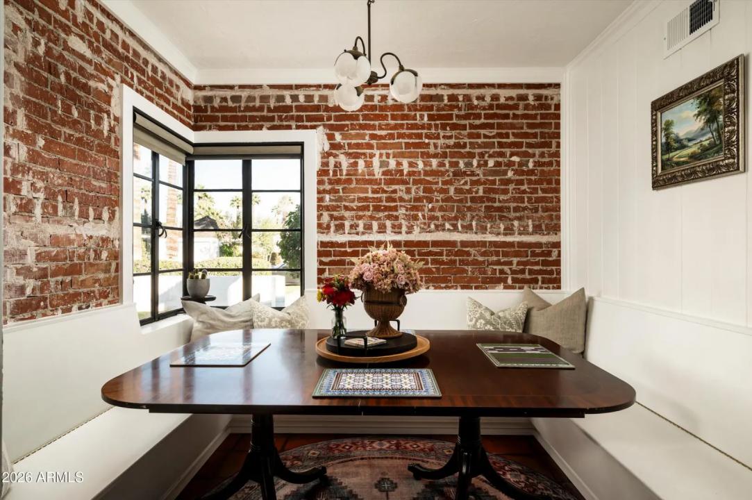 Real Estate Picture 12