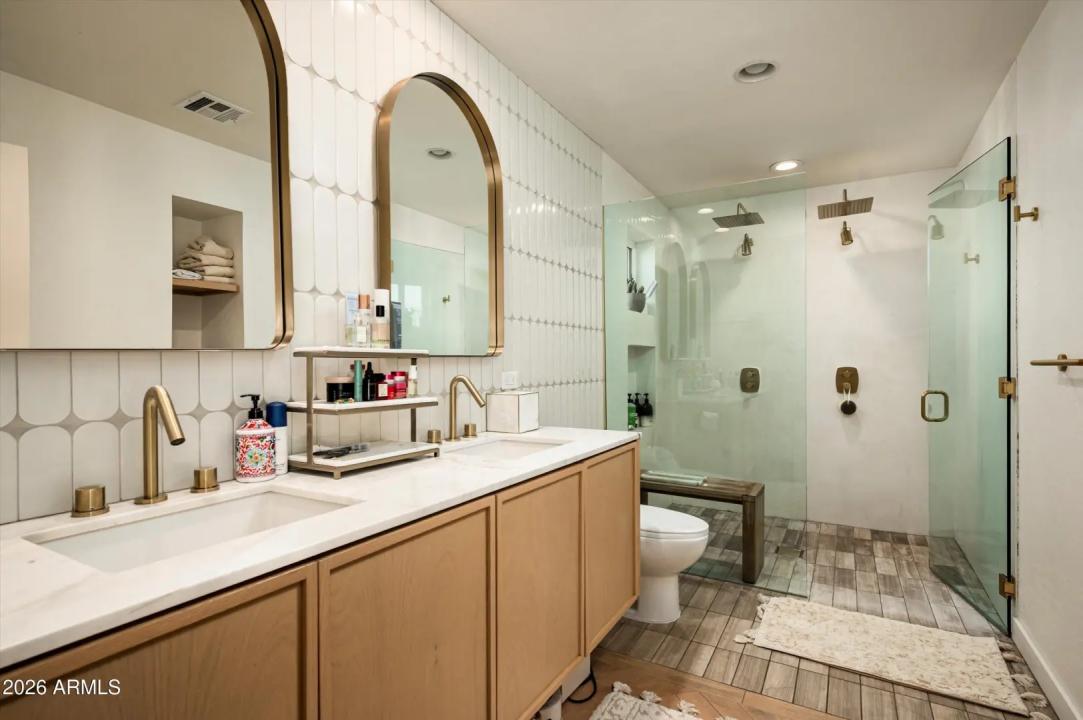 Real Estate Picture 26