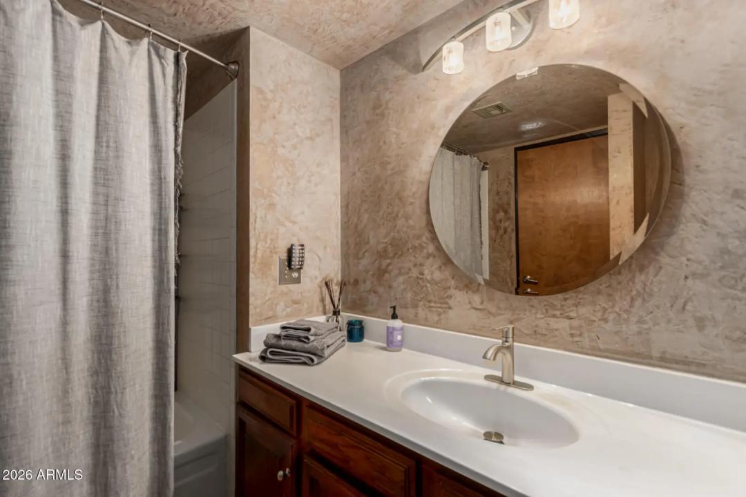 Real Estate Picture 32