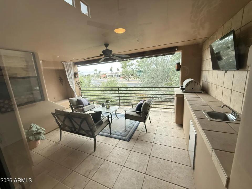 Real Estate Picture 14