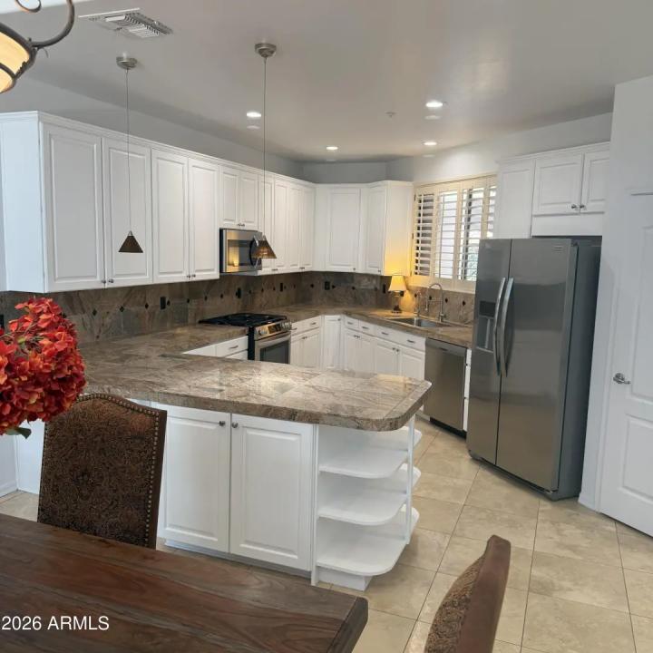 Real Estate Picture 16