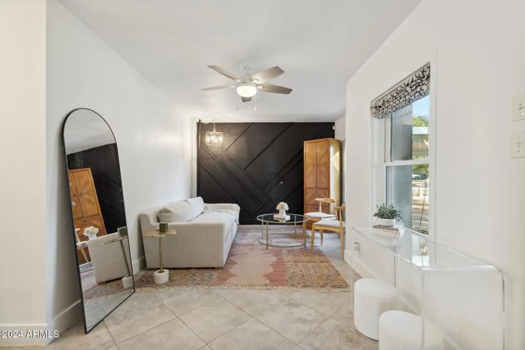 Real Estate Picture 6