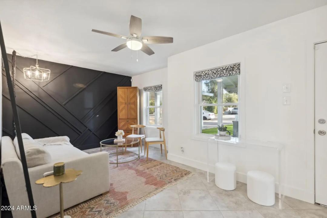 Real Estate Picture 7