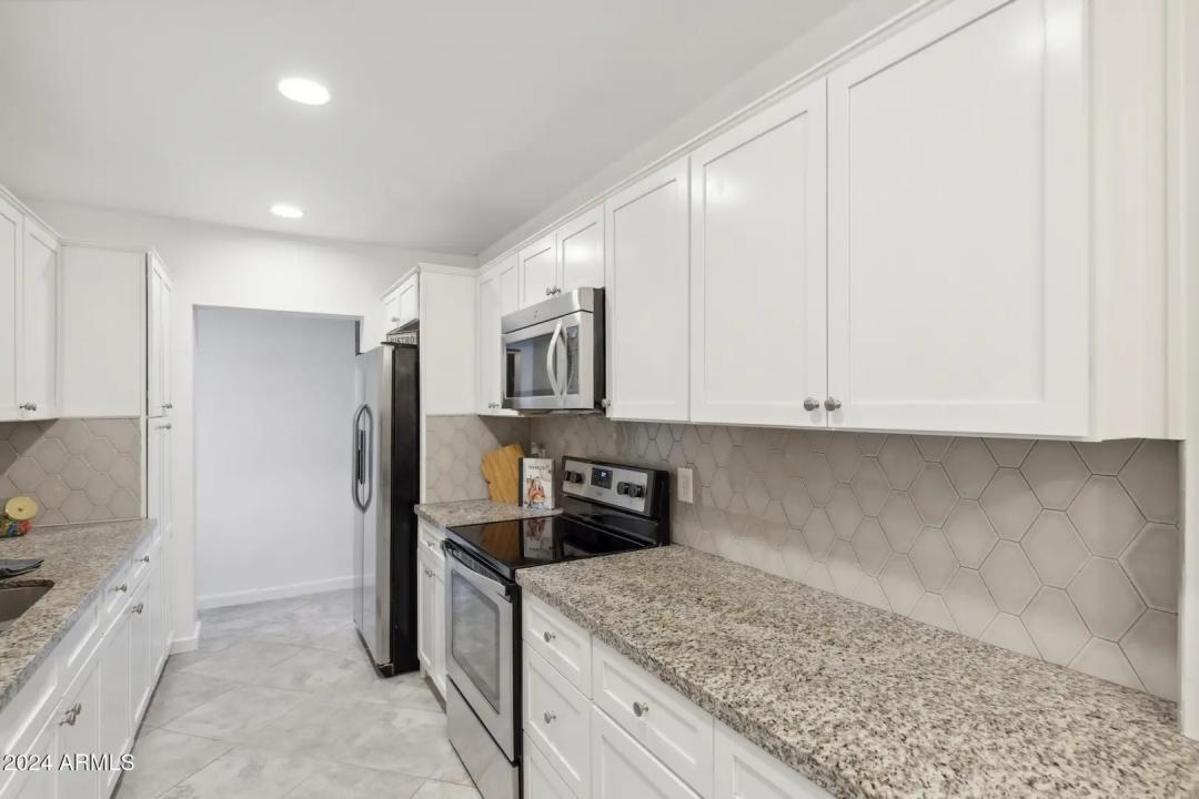 Real Estate Picture 10