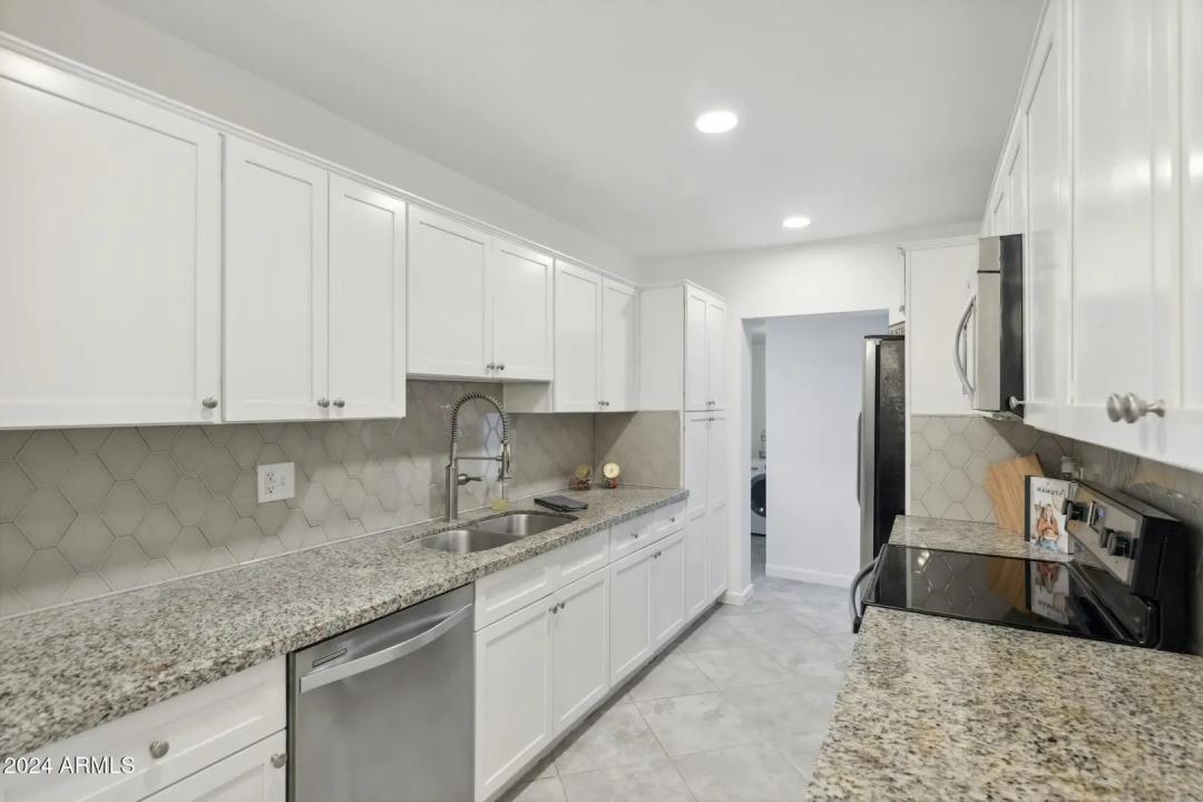 Real Estate Picture 11