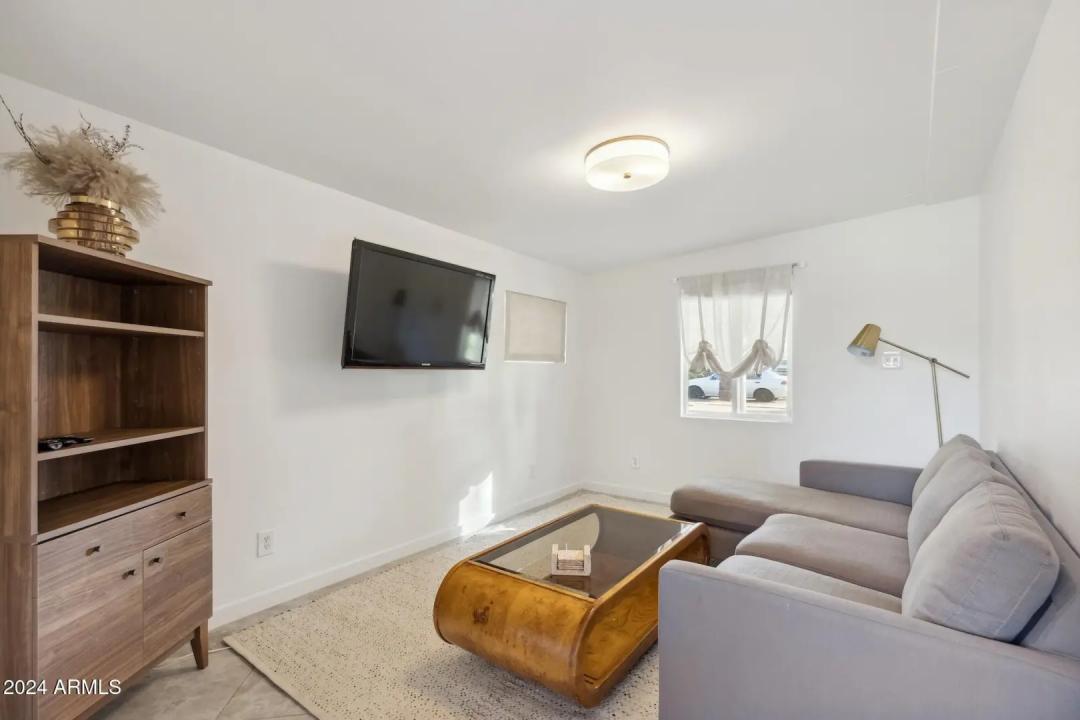 Real Estate Picture 13