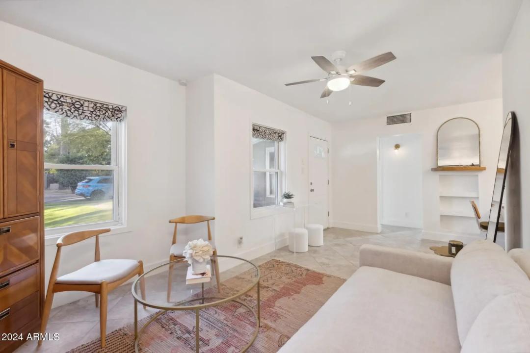 Real Estate Picture 17