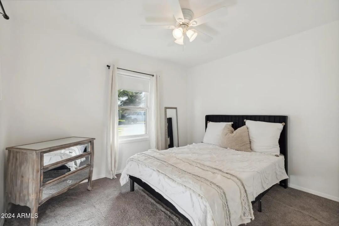 Real Estate Picture 18