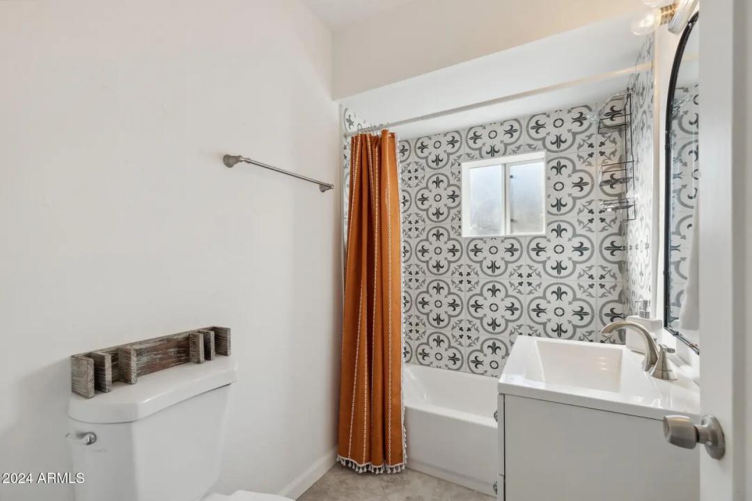 Real Estate Picture 19