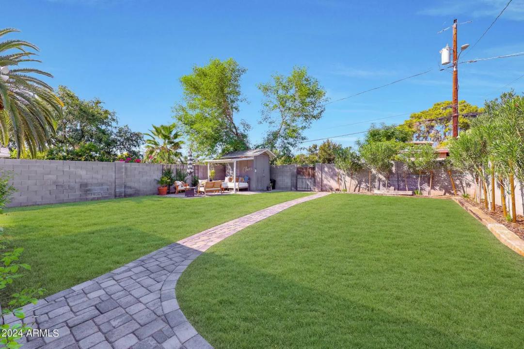 Real Estate Picture 37