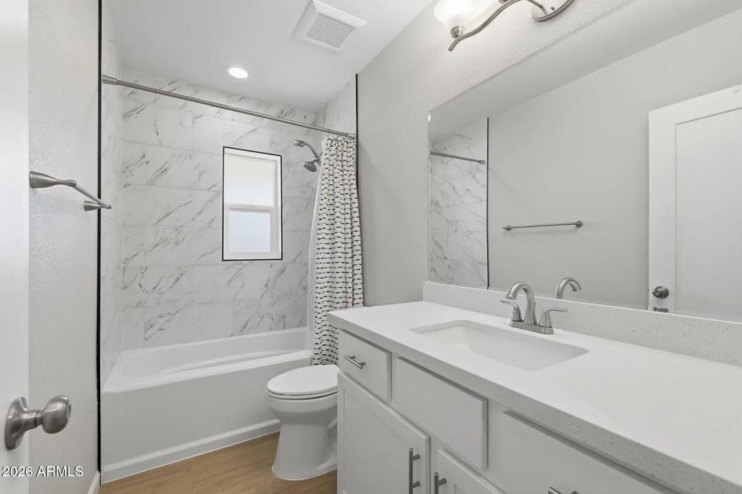 Real Estate Picture 25