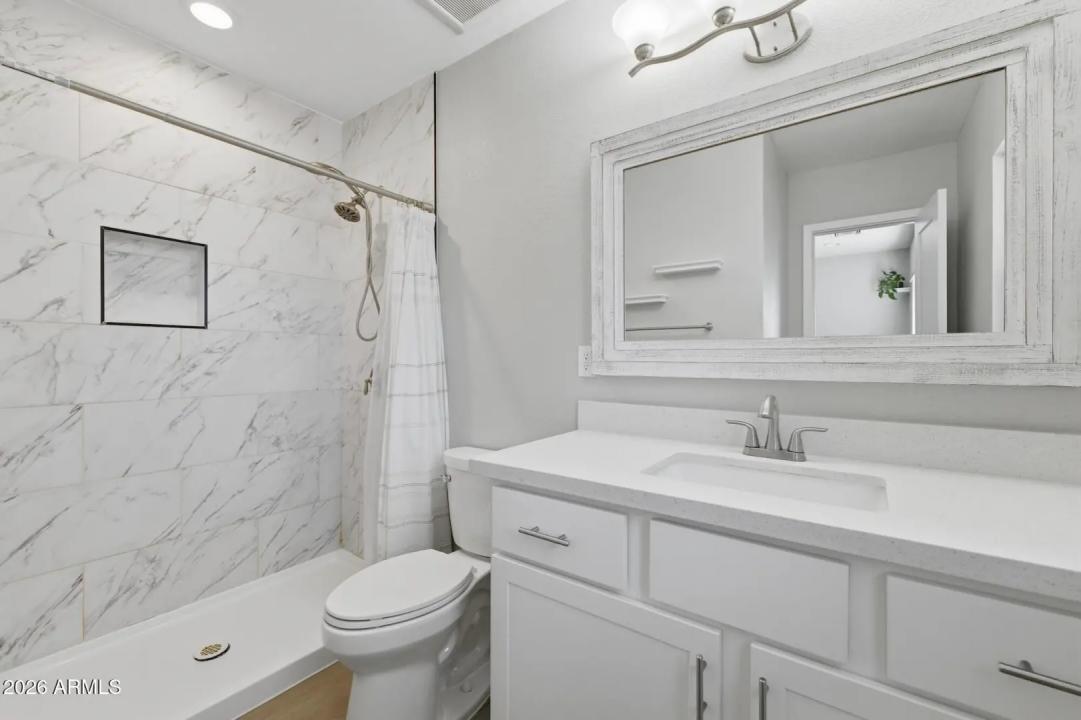 Real Estate Picture 22