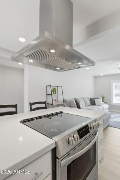 Real Estate Picture 12