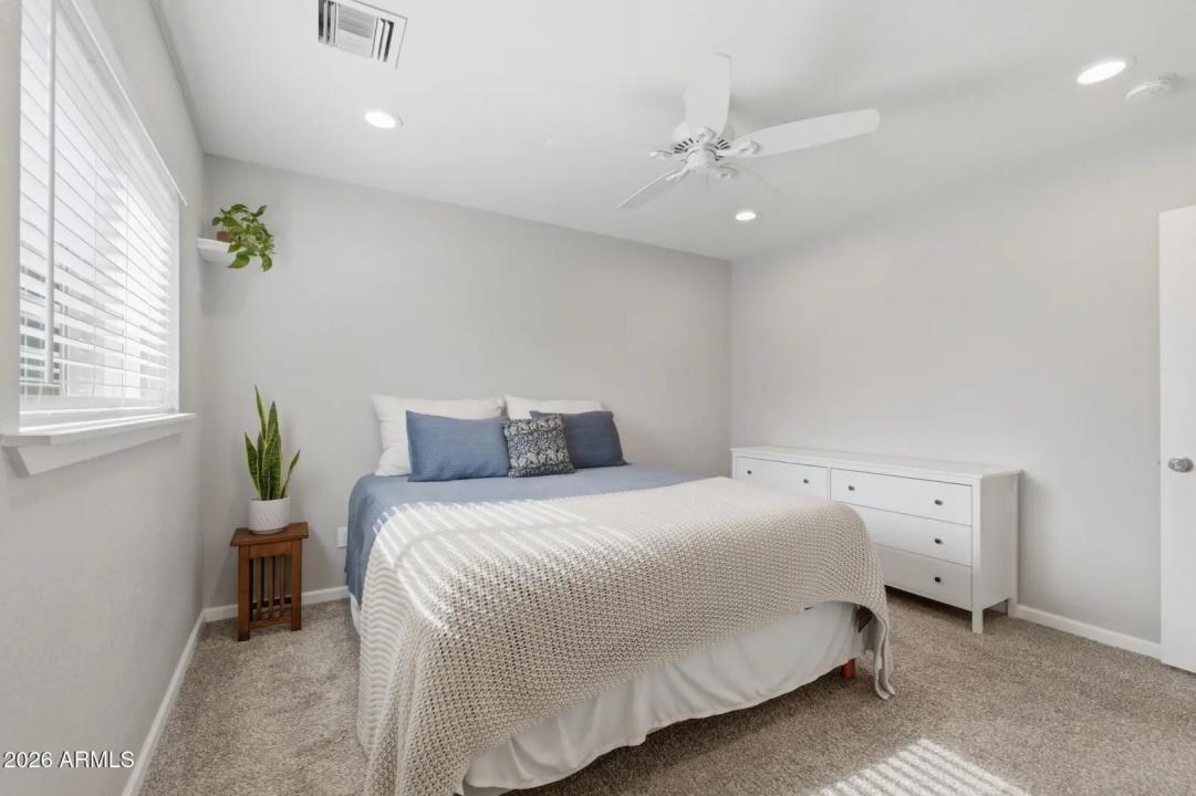 Real Estate Picture 17