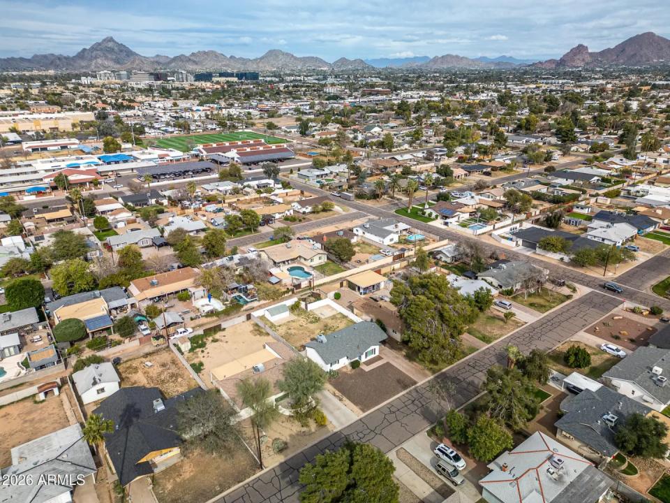 Real Estate Picture 34