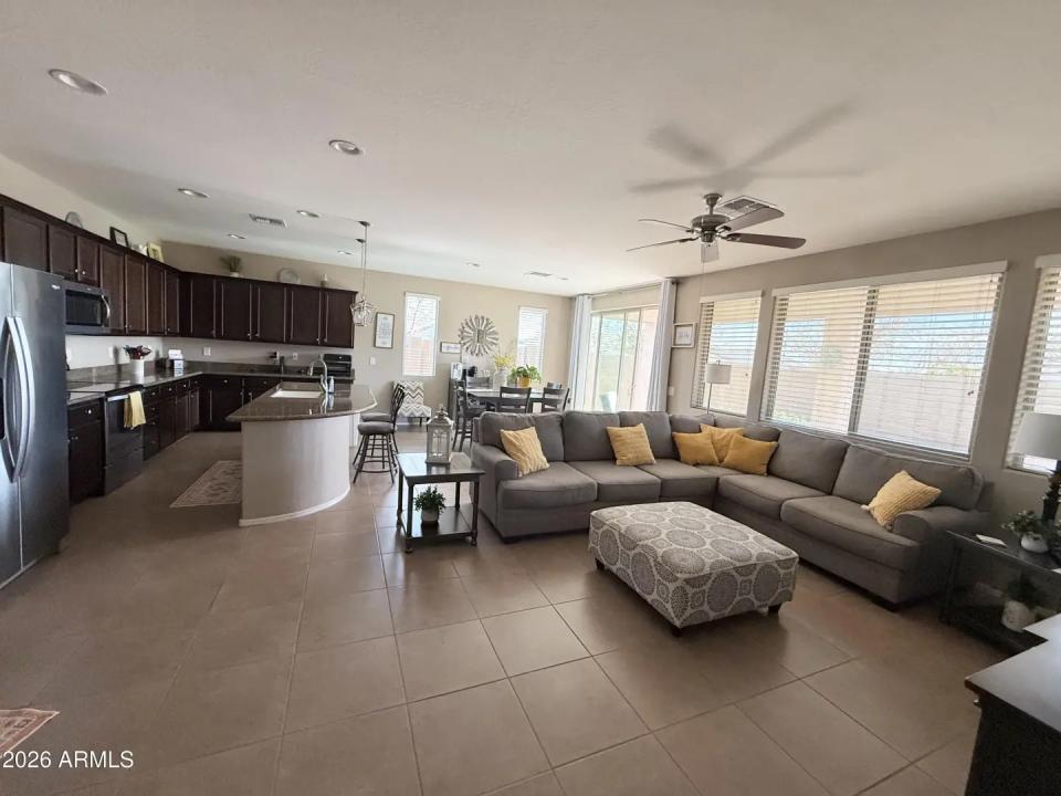 Real Estate Picture 12