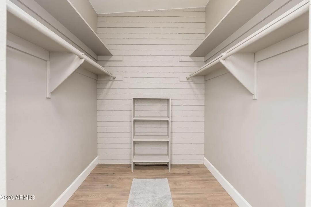 Real Estate Picture 22