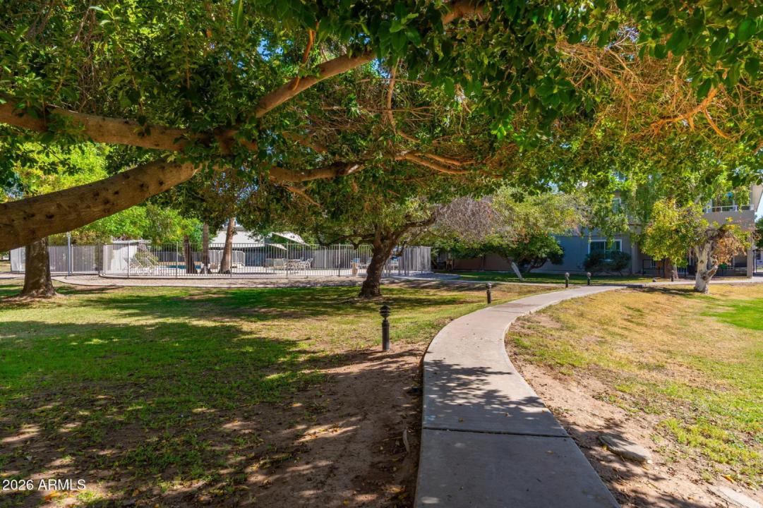 Real Estate Picture 32