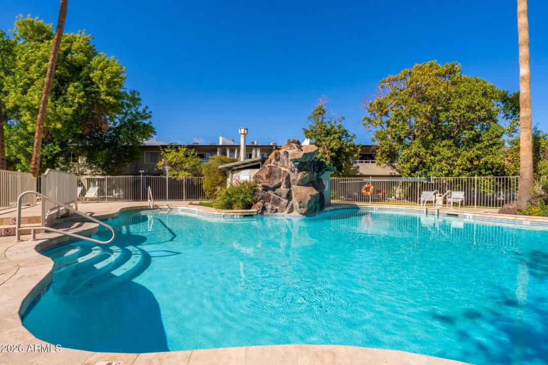 Real Estate Picture 12