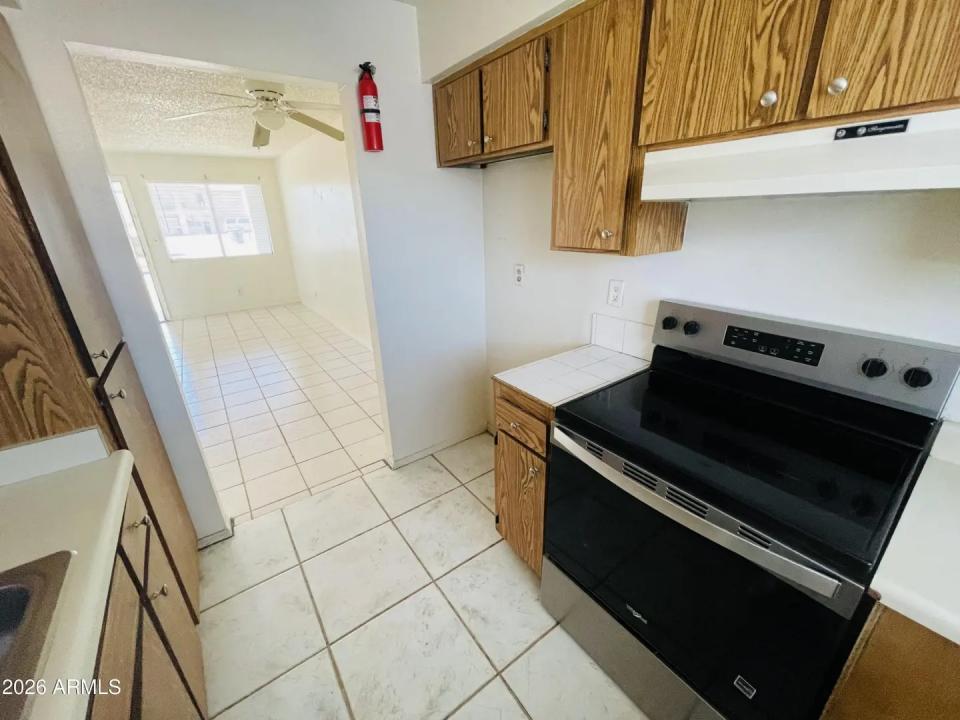 Real Estate Picture 4