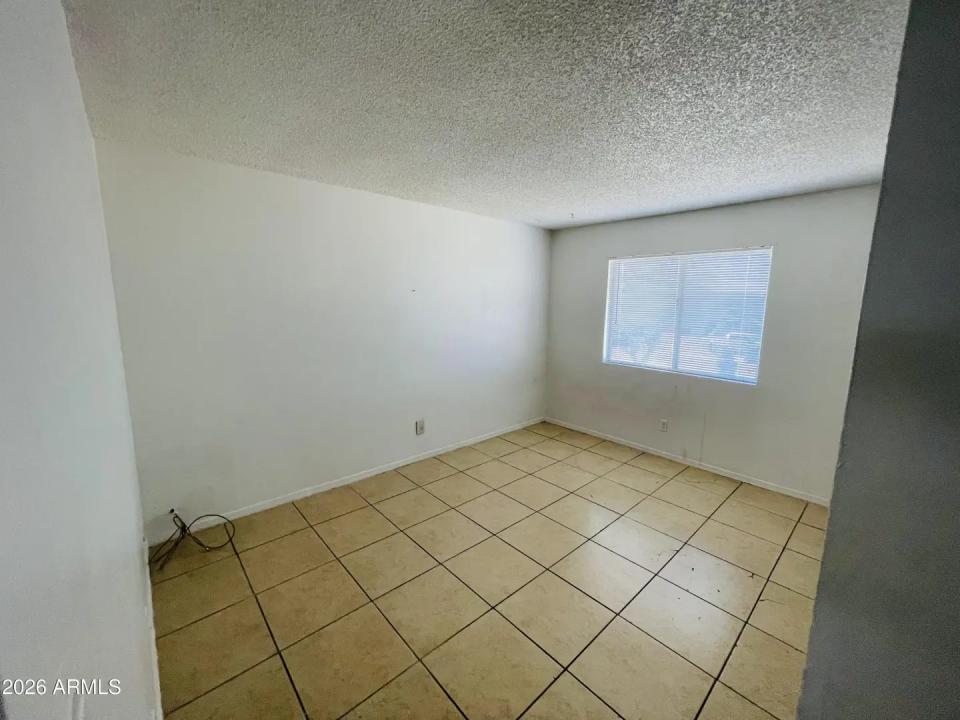 Real Estate Picture 23