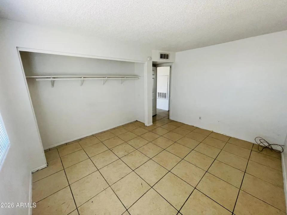 Real Estate Picture 24