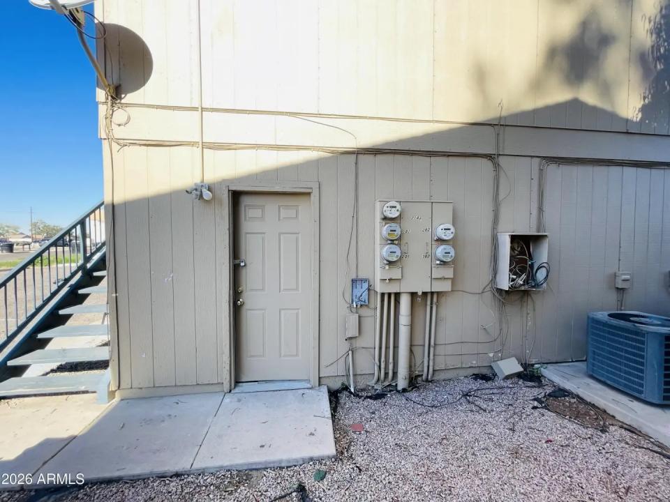 Real Estate Picture 32