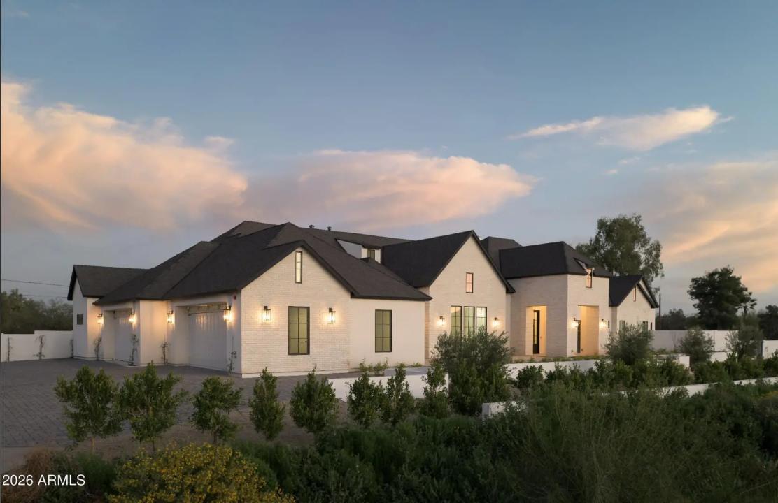 Real Estate Picture 4